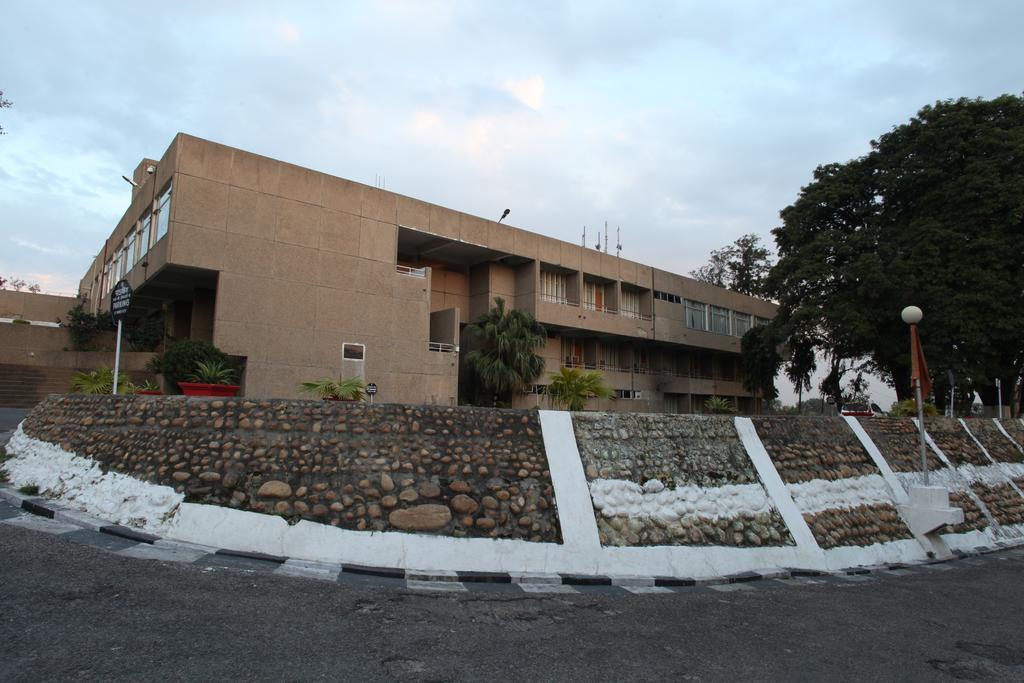 Hotel Jammu Ashok מראה חיצוני תמונה